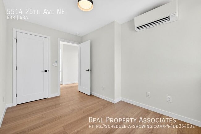 Building Photo - 5514 25th Ave NE