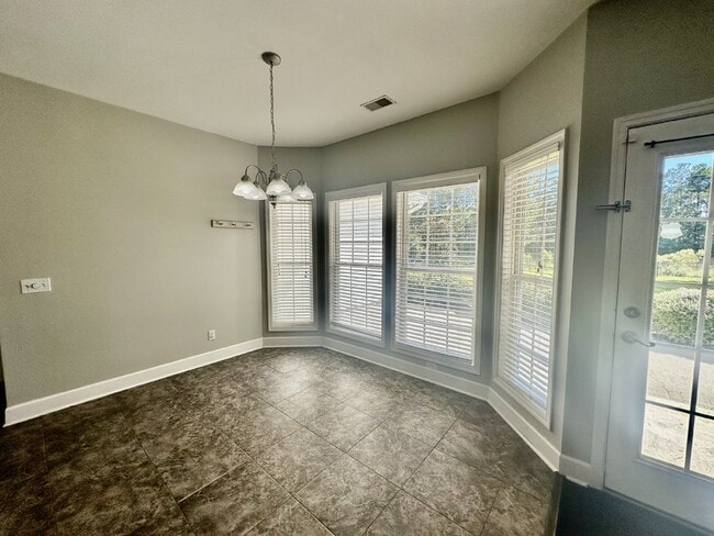 Building Photo - Spacious Home on a Large Lot in Grande Oaks!