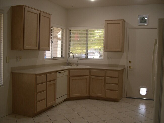 Building Photo - 2522 Libretto Ave