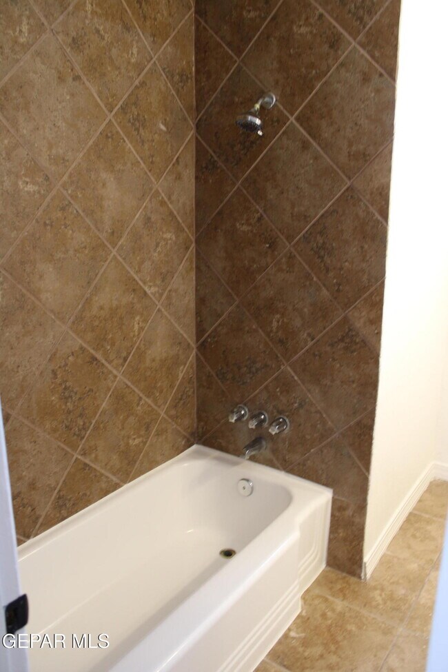 Building Photo - 5656 Sun Valley Dr