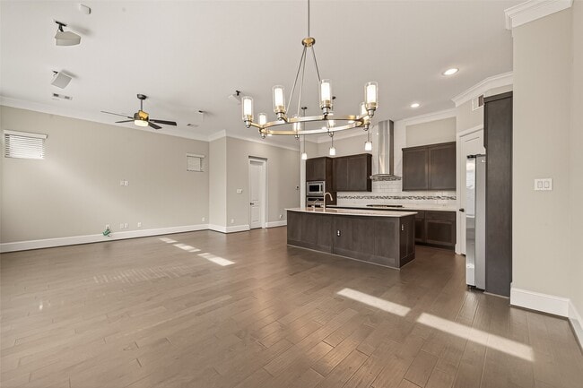 Building Photo - 11905 Wedemeyer Way