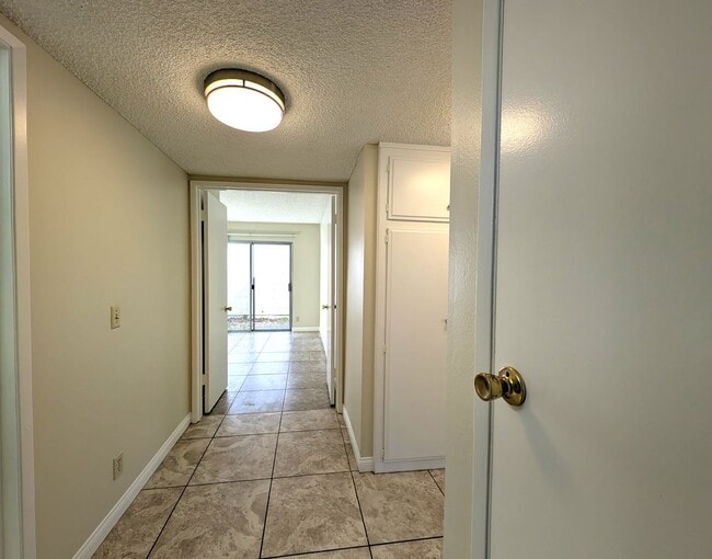 Building Photo - 2 Stories SFR - 4 Bedrooms + 2 Baths.  AVAILABLE NOW!