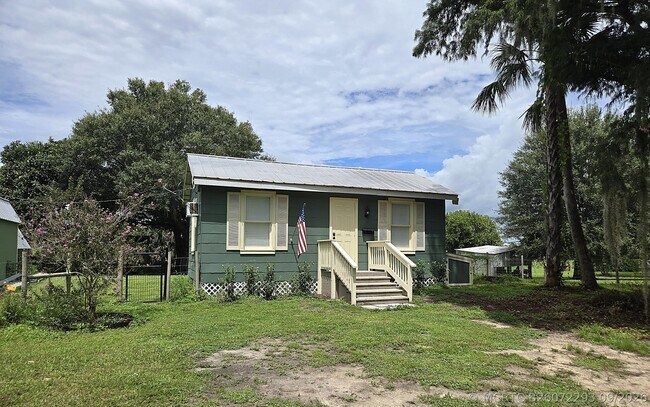 Building Photo - 2219 Co Rd 721
