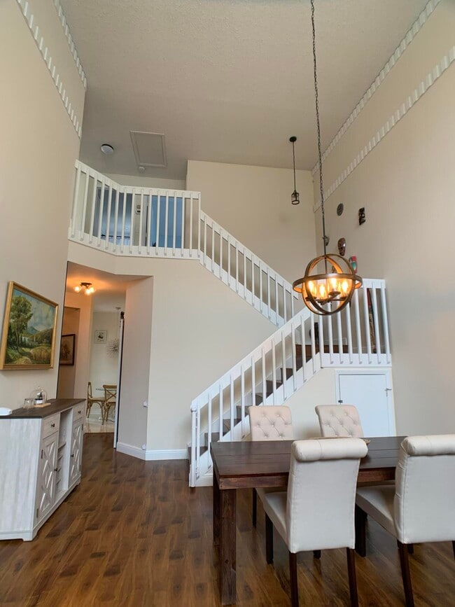 Building Photo - 10465 Mateo Ct