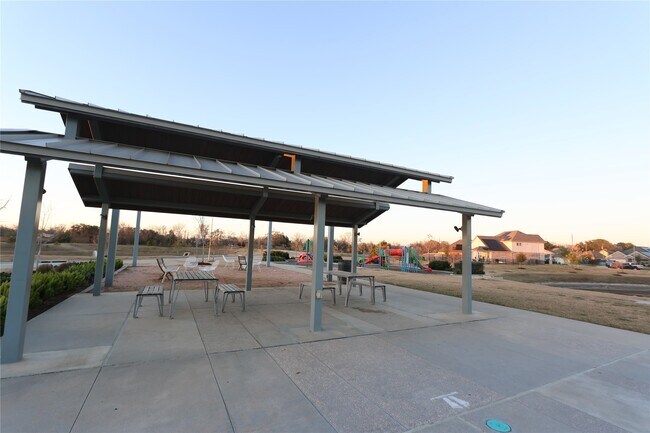 Building Photo - 1210 Oak Barrel Run