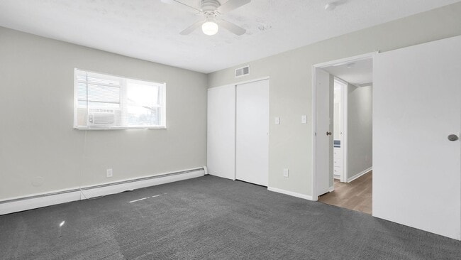 Building Photo - 2405 Belcher Dr