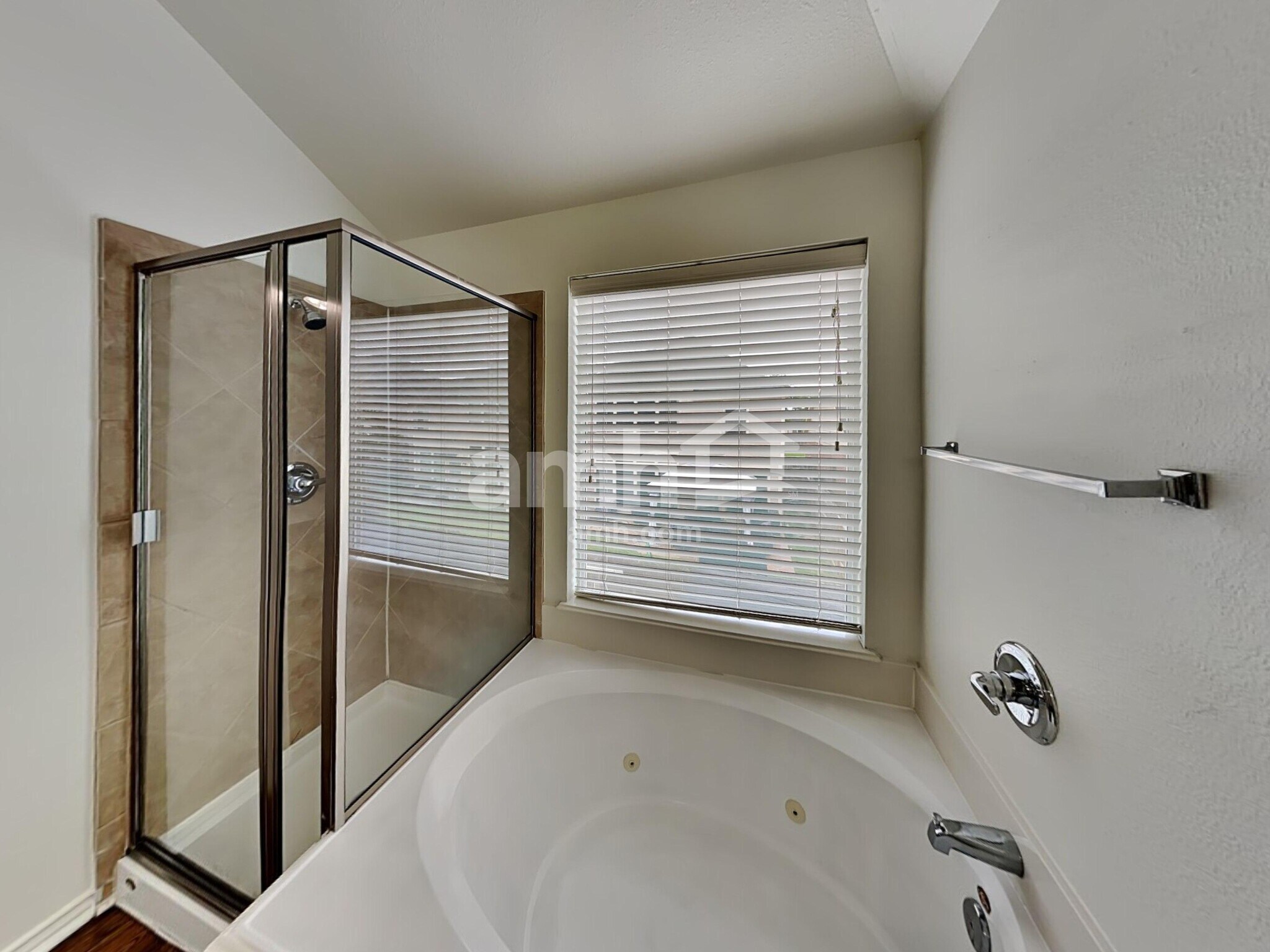 Building Photo - 15818 Shoreline Terrace Dr