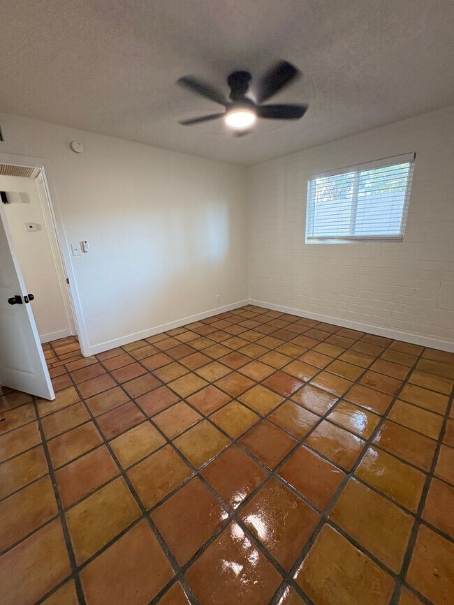 Building Photo - 817 S Melody Ln
