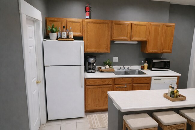 Building Photo - 1515-1517 Summit Street