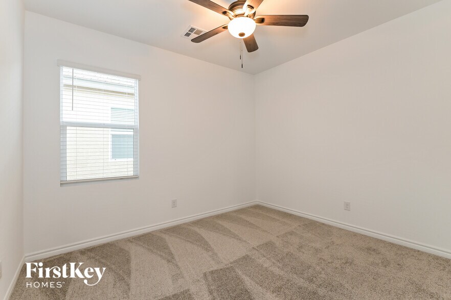 Building Photo - 6845 Greensmen Ave