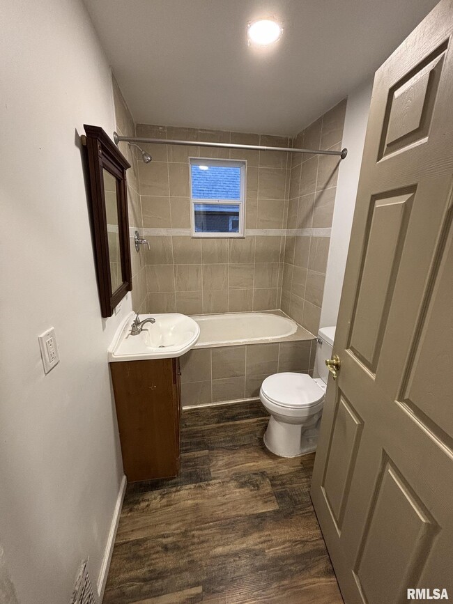 Building Photo - 707 E Nebraska Ave