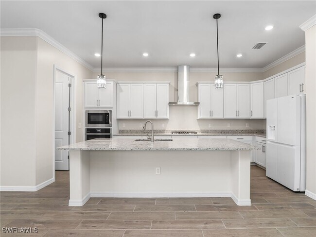 Building Photo - 15904 Sugar Hl Dr