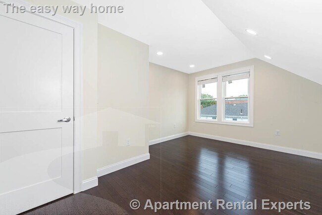 Building Photo - 77 Winchester St