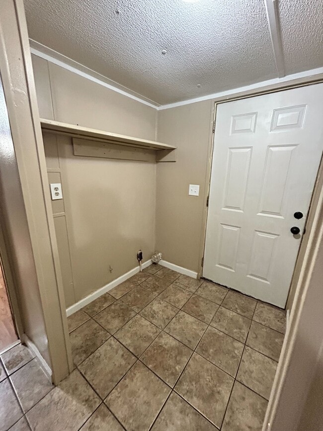 Building Photo - 1416 Stamps St