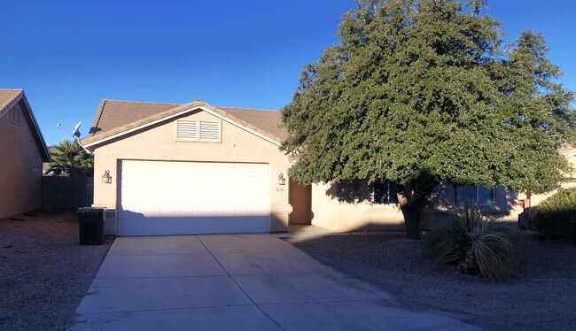 Building Photo - 3+2 Stylish and comfortable place to call home!