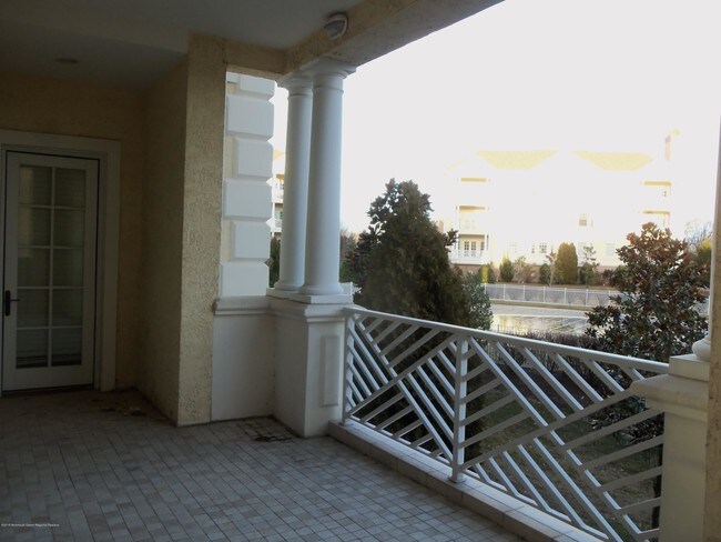 Building Photo - 1031 Oval Rd