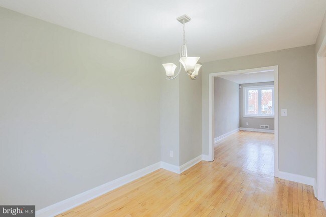 Building Photo - 3743 Bonview Ave