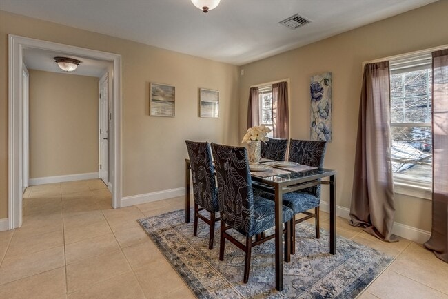 Building Photo - 2 Melvin St