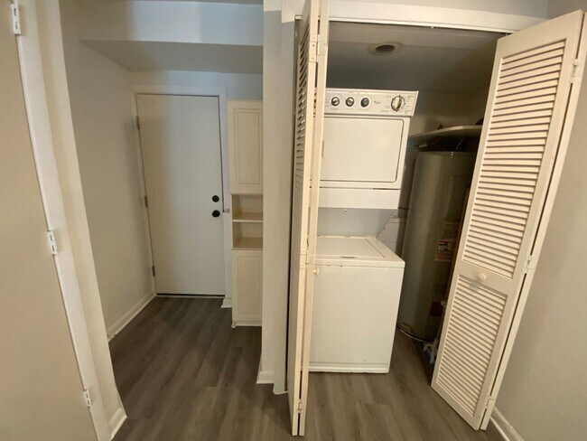 Building Photo - 1 Bedroom 1 Bath Cottage home in Deland fo...