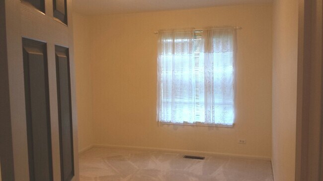 Building Photo - 732 Silk Oak Ln