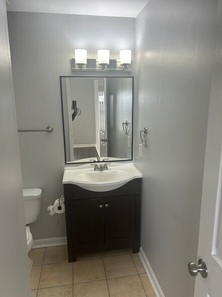 Building Photo - 109 Prescott Place