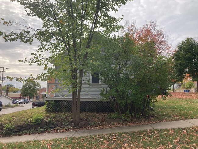 Building Photo - 2 Bed 1 Bath Single Family Home in Wausau