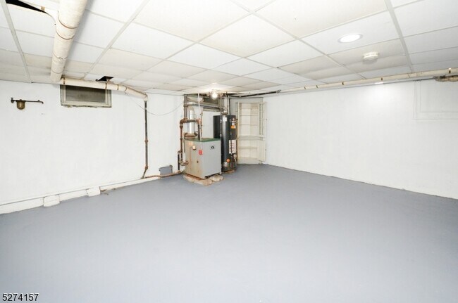 Building Photo - 29 13th Ave