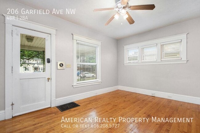 Building Photo - 206 Garfield Ave NW