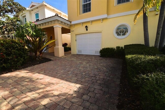 Building Photo - 7624 Bergamo Ave