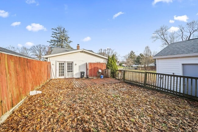 Building Photo - 2709 Kilbourne Ave