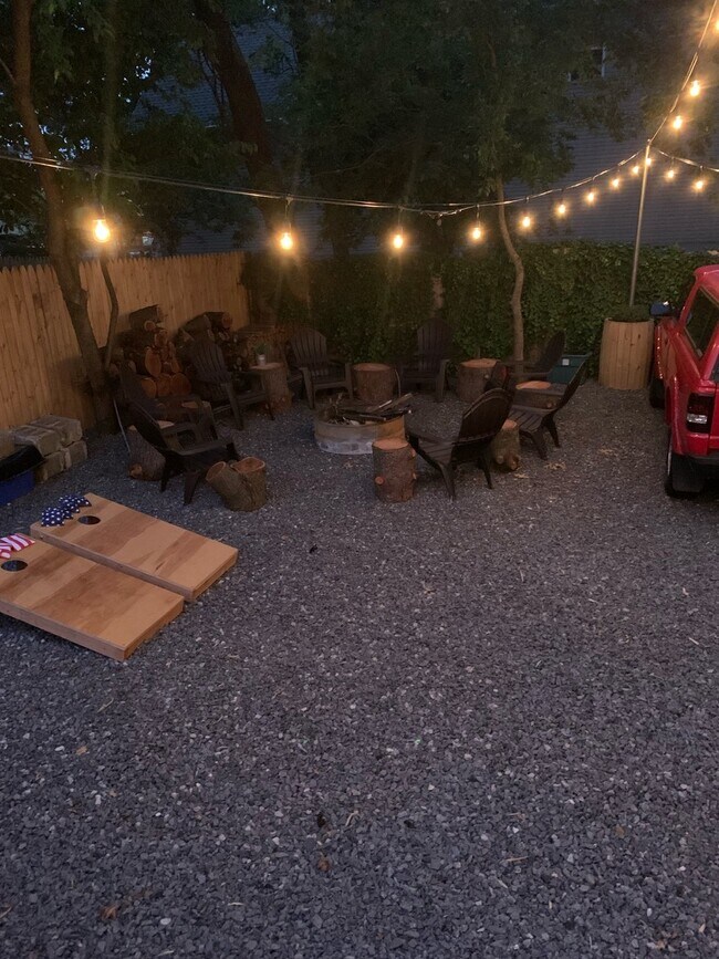 backyard, river view, 2-3 parking spots,(hot tub not included) - 135 E Wayne Ter