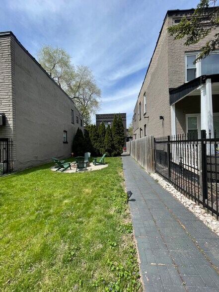 Building Photo - 1514 N Maplewood Ave