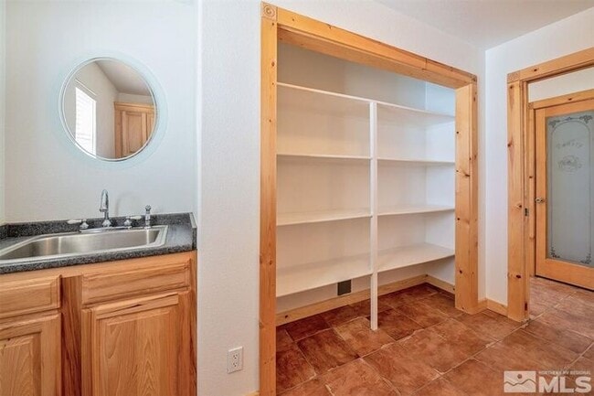 Building Photo - Spacious Lake-Adjacent Estate on 4.6 Acres in Silver Springs, NV