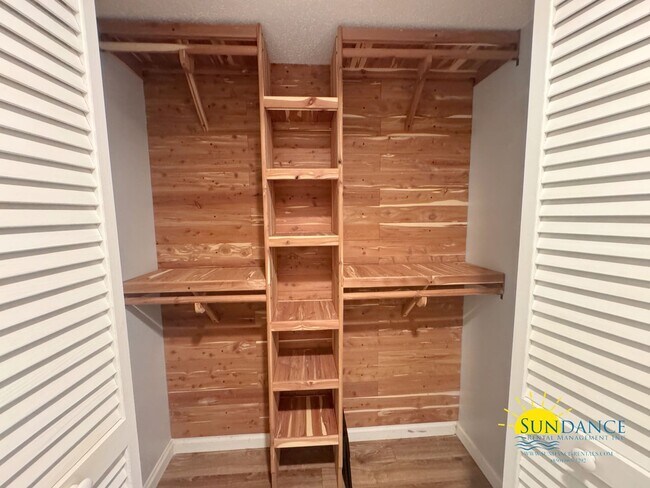 Building Photo - FURNISHED waterfront condo in Desirable In...