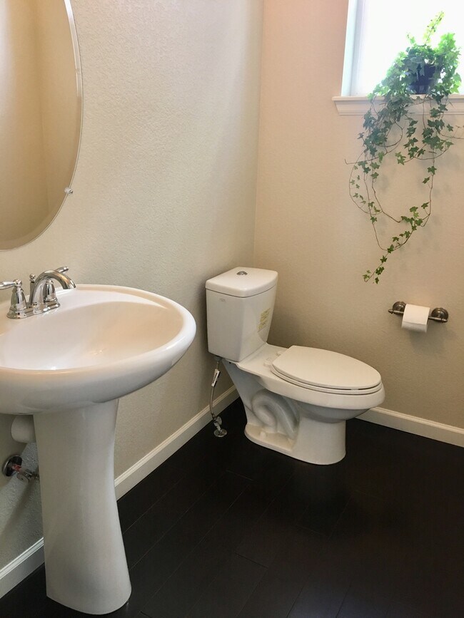 Building Photo - Custom Built Richmond Home for Lease in Fort Collins!