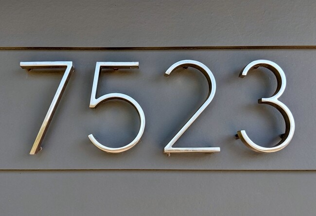 Building Photo - Extensively Remodeled Mid-Century Modern Ranch – 2 Bed + Office