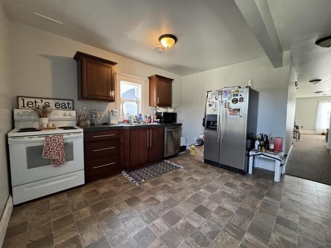 Building Photo - 1106 1/2 hammond ave