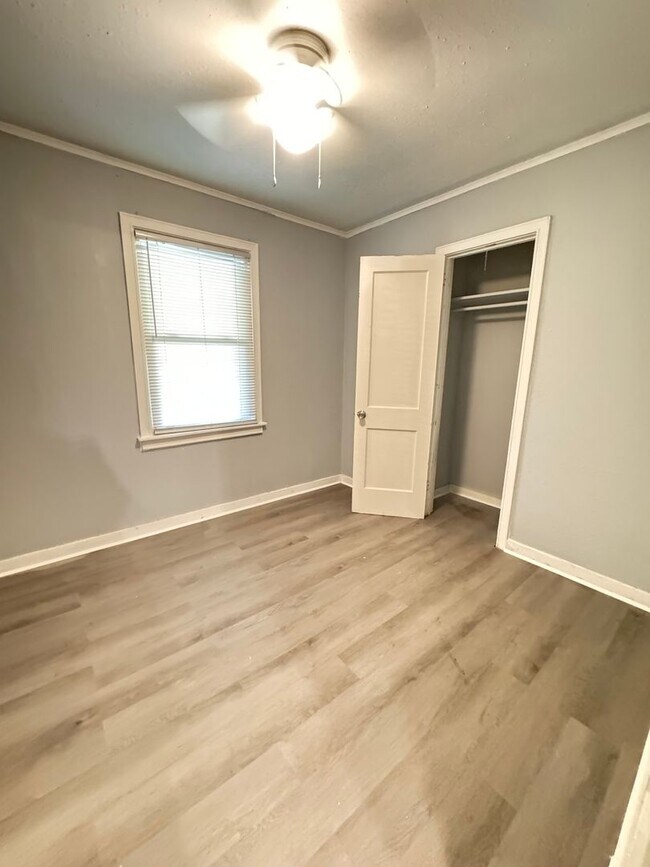 Building Photo - 307 Clairborne Ave