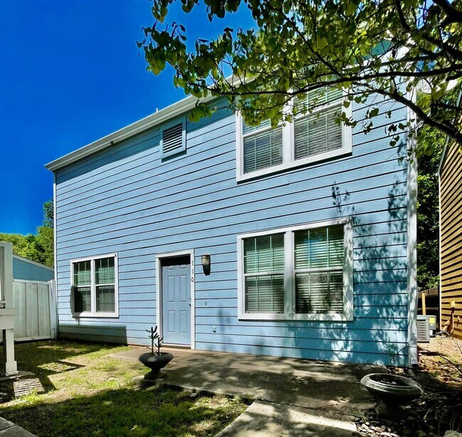 Picture of Superb Suburban Home with multiple outdoor... - 110 Rush Haven San ...