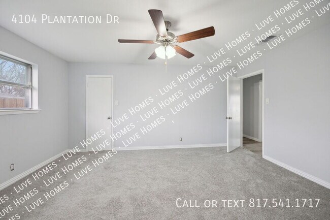 Building Photo - 4104 Plantation Dr