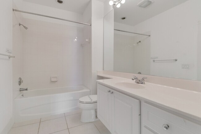 Building Photo - 28721 Alessandria Cir