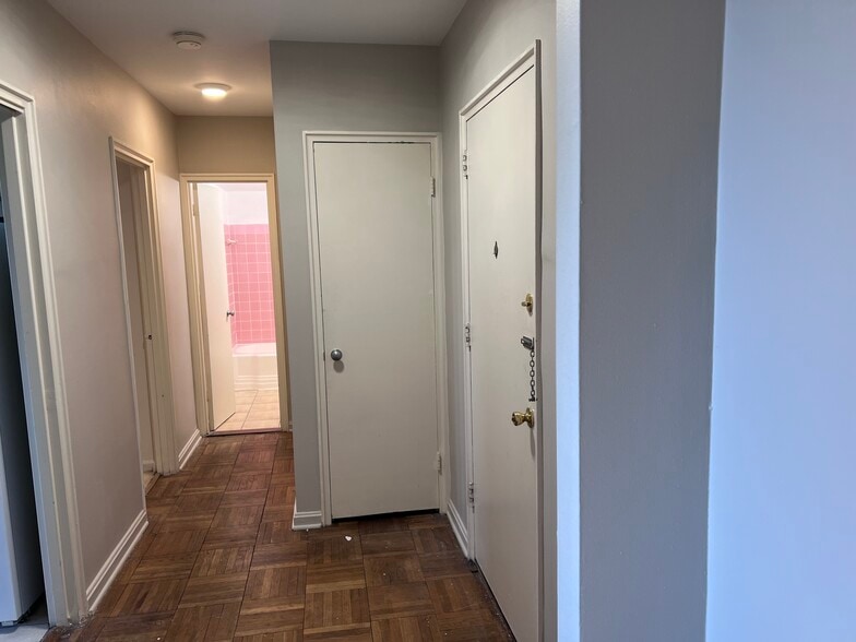 Hallway - 11820 Edgewater Dr