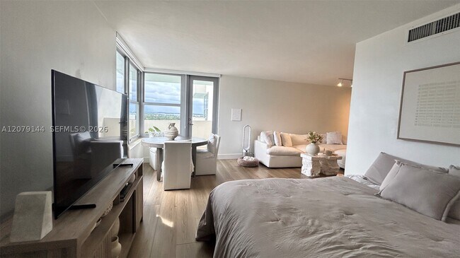 Building Photo - 2899 Collins Ave