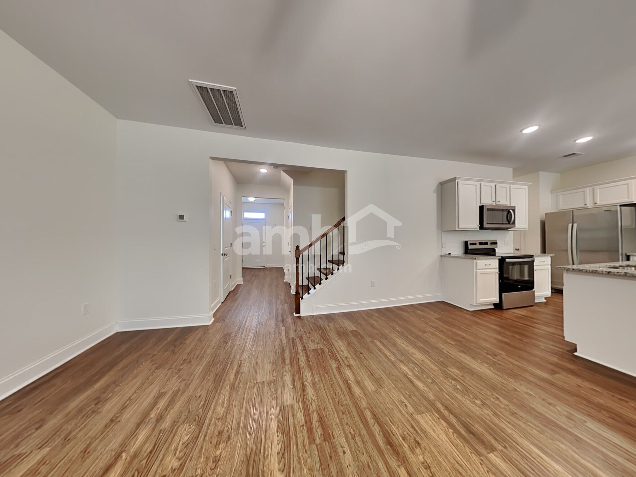 Building Photo - 992 Theodore Rd