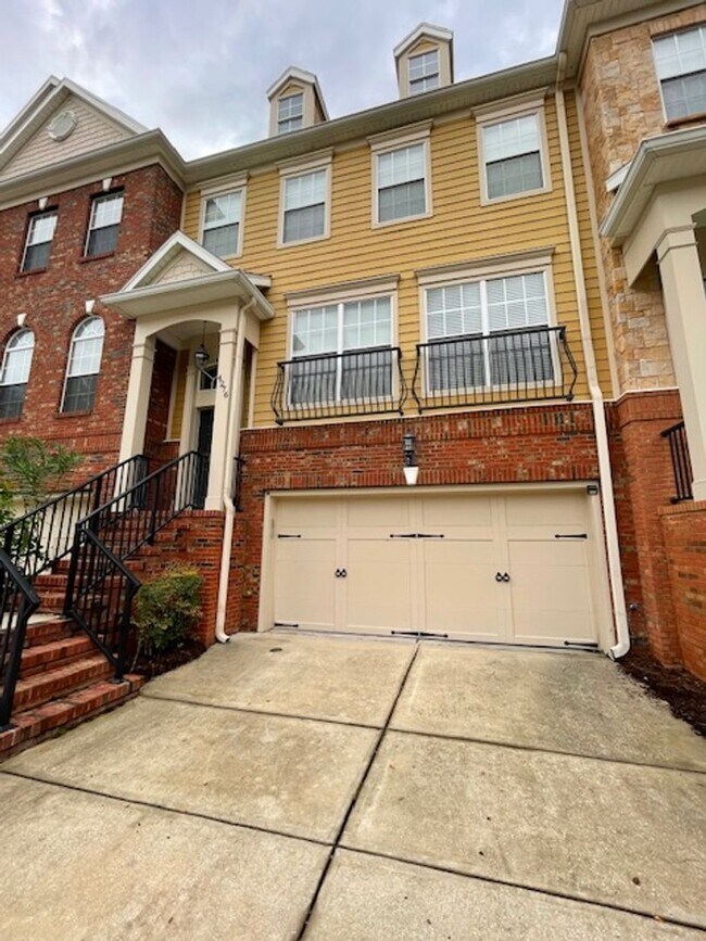 Building Photo - Midtowne