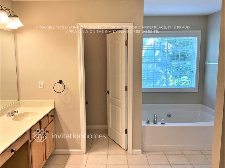 Building Photo - 1518 Bramlett Hill Dr SE