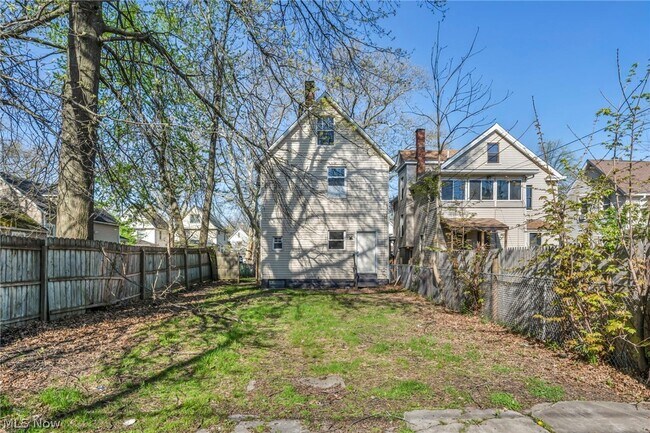 Building Photo - 2049 W 85th St