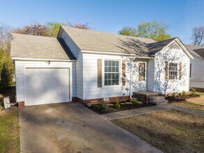 Building Photo - Freshly Updated 3 Bedroom Home