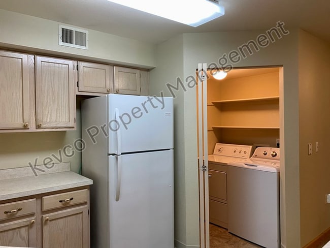 Building Photo - 4545 Wheaton Dr