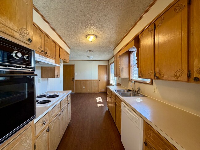 Building Photo - Single Family Home | Midway ISD